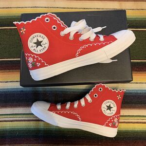 Converse All Stars Sneaker Red Floral Embroidered Scallop High Top W 7 A13518C